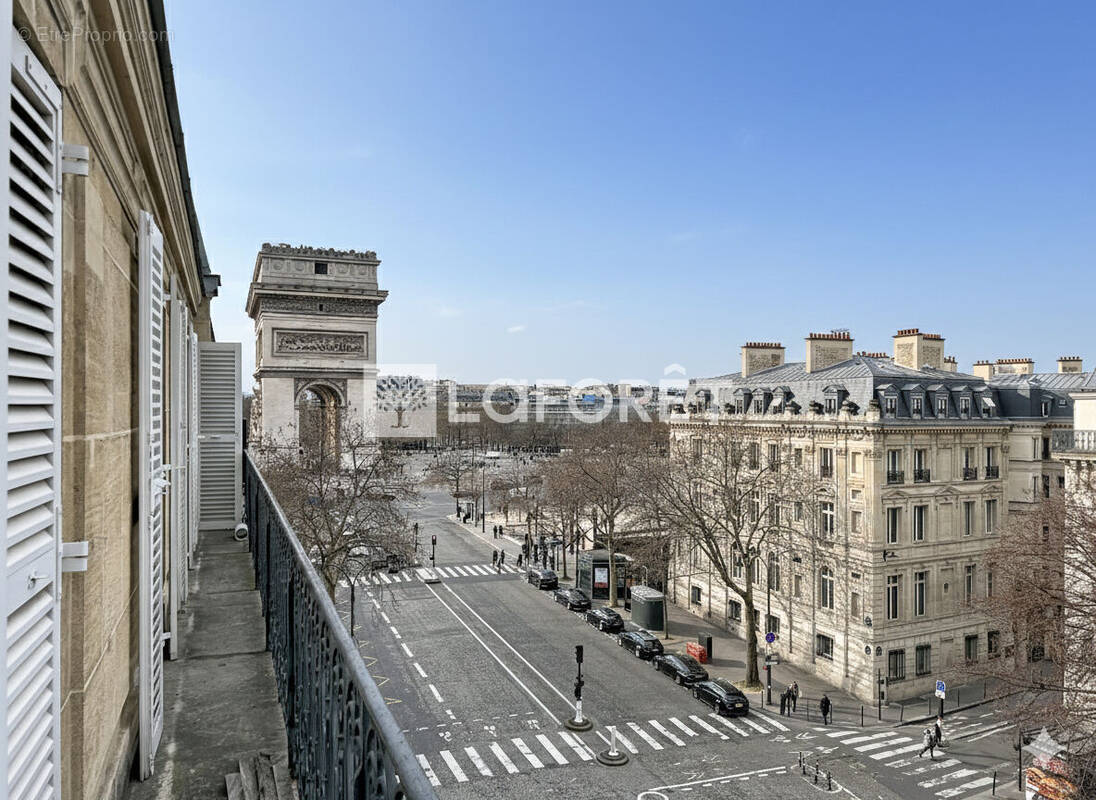 Appartement à PARIS-8E