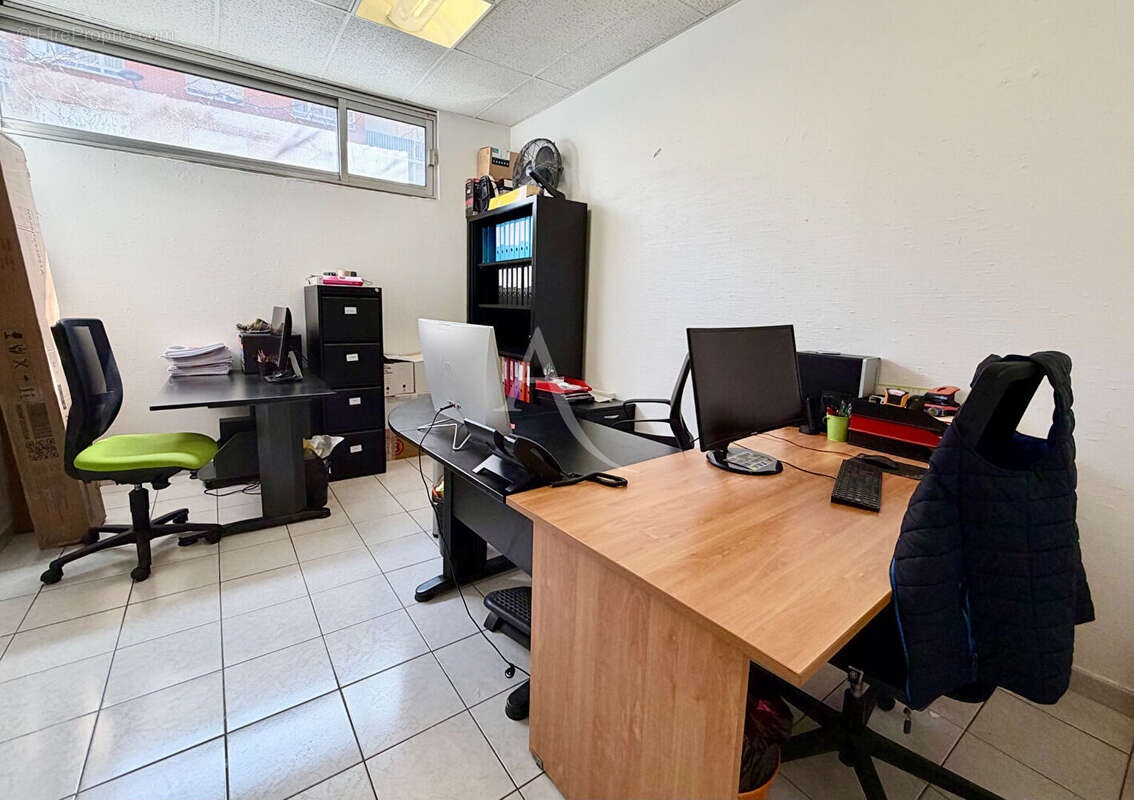 Commerce à CHAVILLE