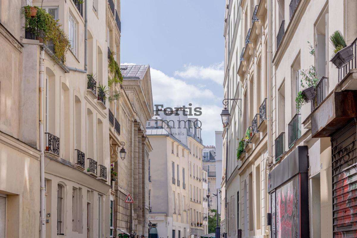 Appartement à PARIS-2E