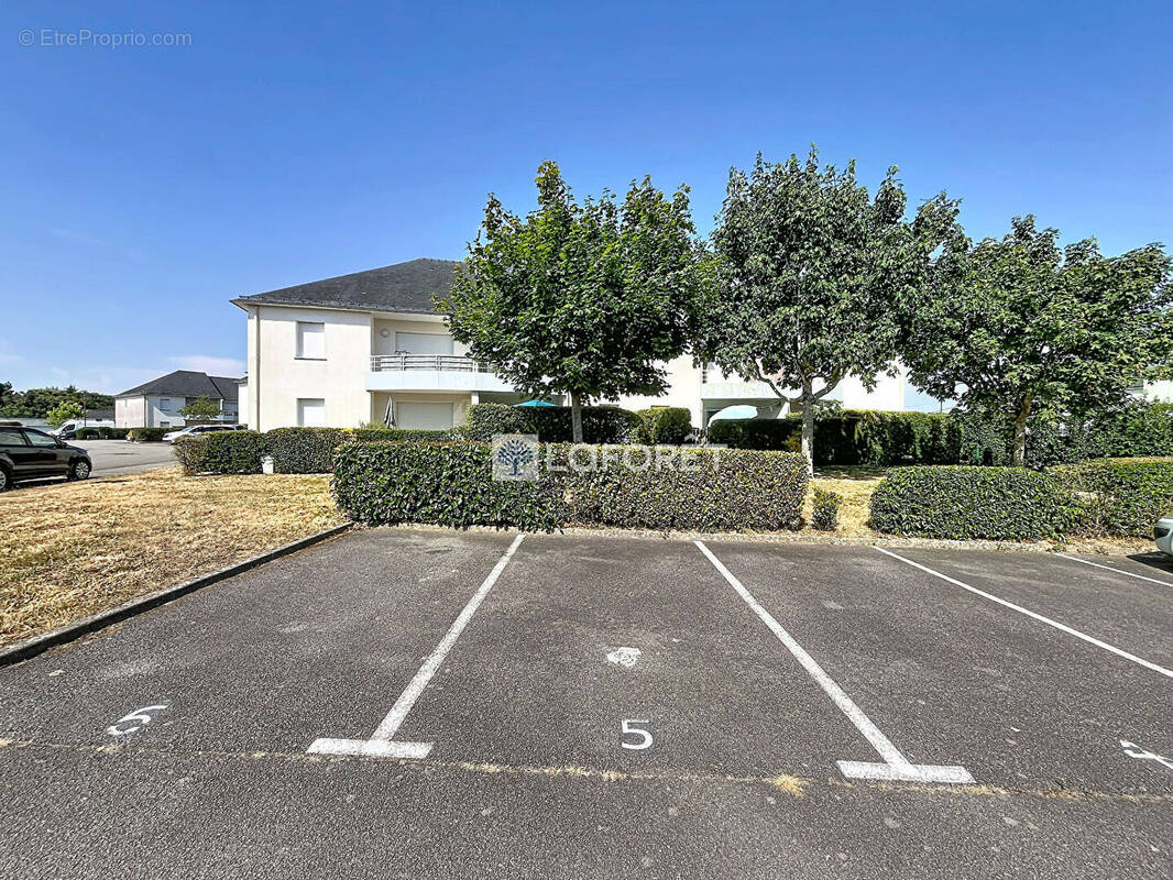 Parking à BRECH
