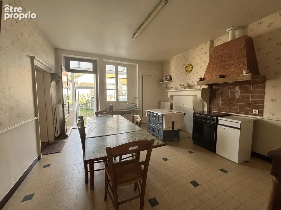 BUNCEY ( proche de CHATILLON SUR SEINE) corps de ferme avec habitation et bâtiments sur 2400m2 - photo 6