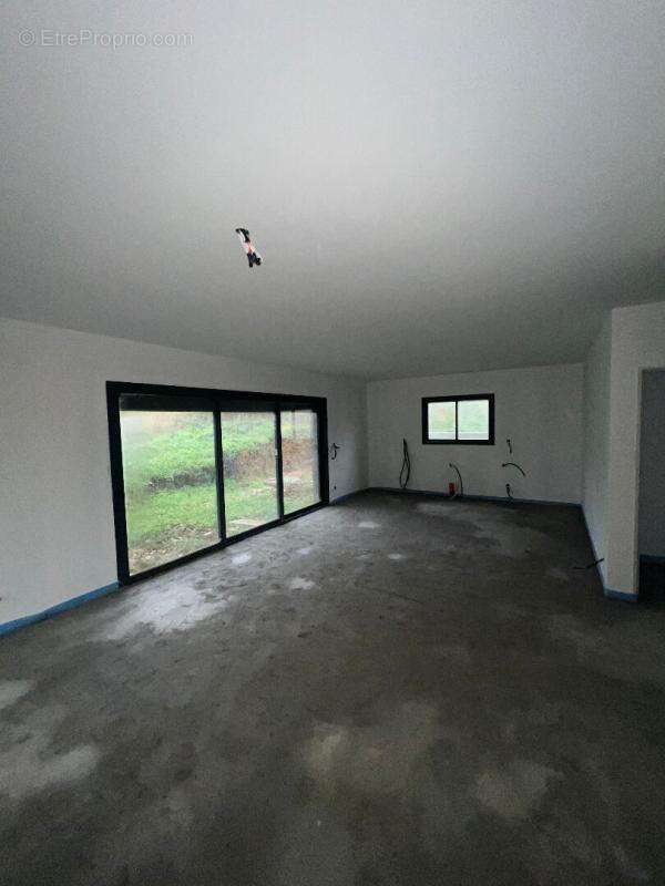 Maison à SAINT-MARCEL-LES-VALENCE