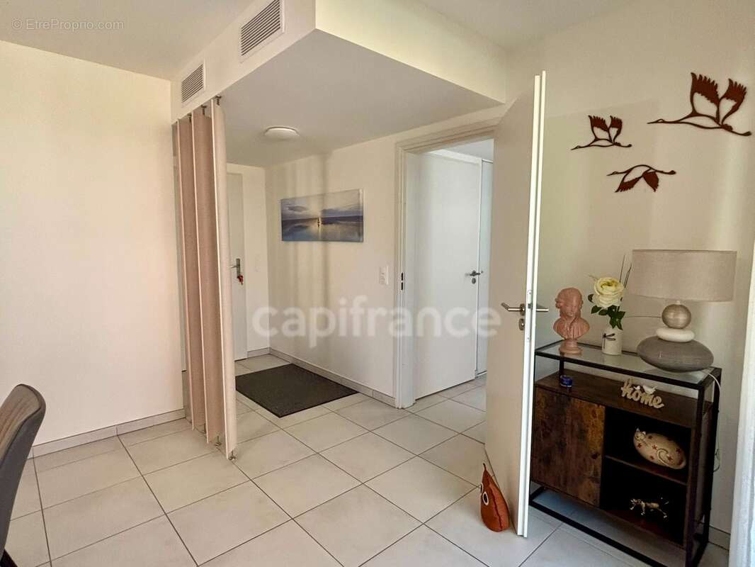 Appartement à vendre 4 pièces HYERES (83) - Plain pied - 2 parkings - 2 terrasses - photo 17