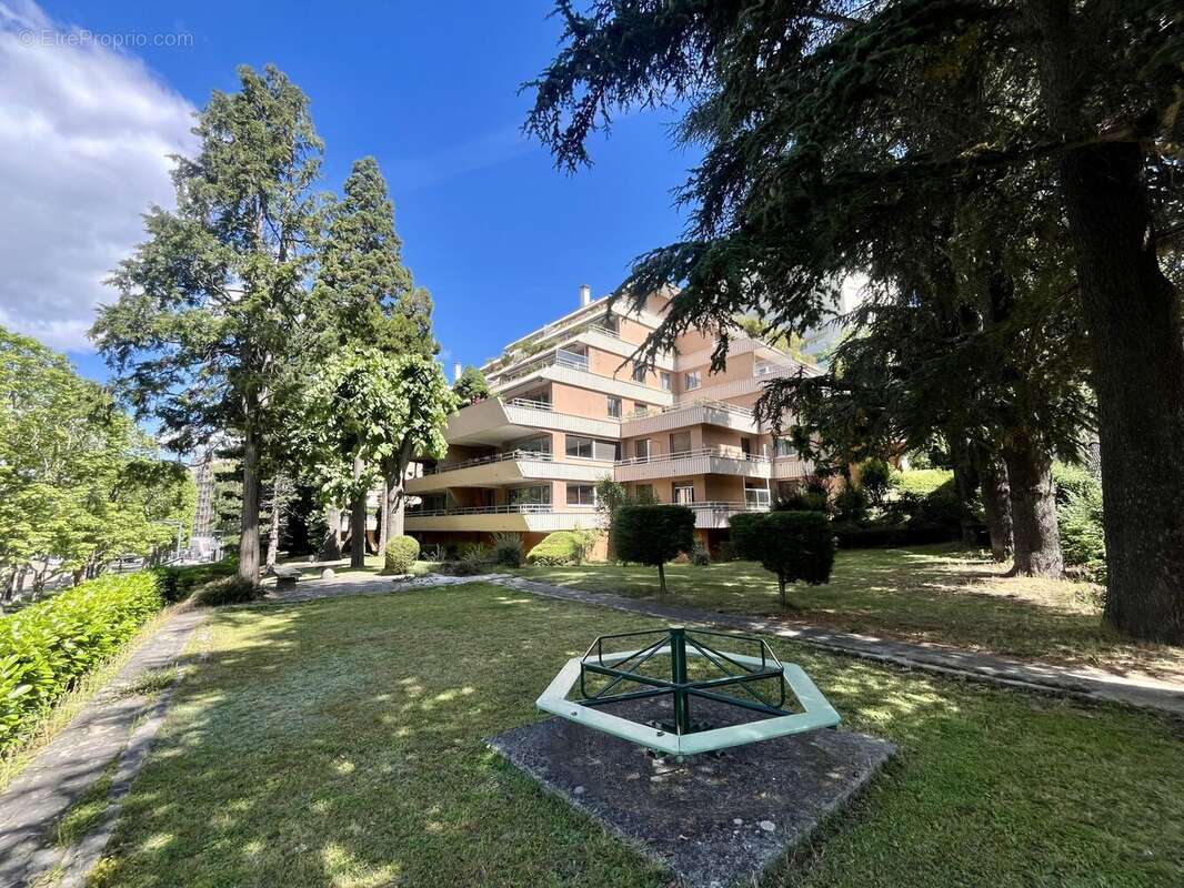 ROYAL FAURIEL - Appartement à SAINT-ETIENNE