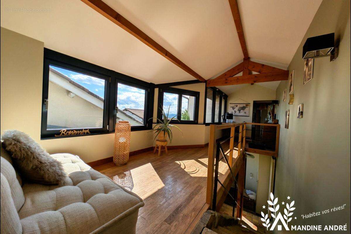 Maison 175 m² à Reyrieux  - photo 10