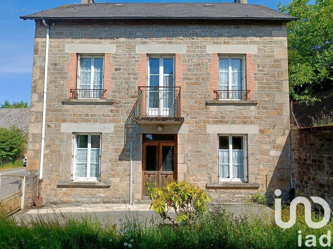 Photo 1 - Maison à PEYRELEVADE