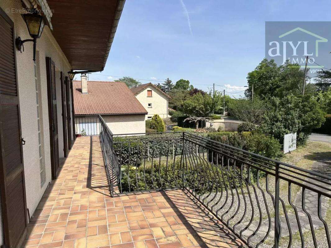 Maison à MALAUZAT