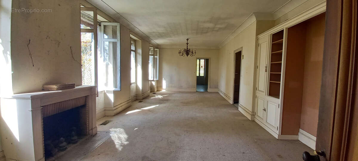 Maison pierre 7 pièces avec dépendance sur 1,13 hectare   Fort potentiel à rénover   Proche commodités - photo 9