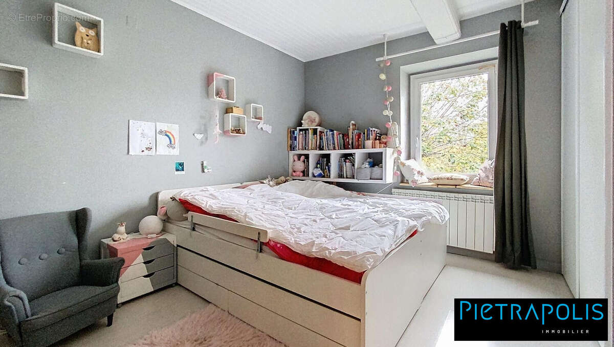 Appartement à CHARBONNIERES-LES-BAINS