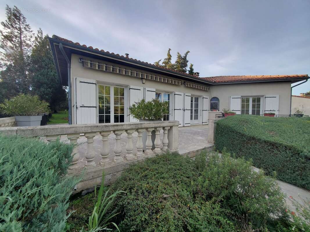 Maison à CHAMPNIERS