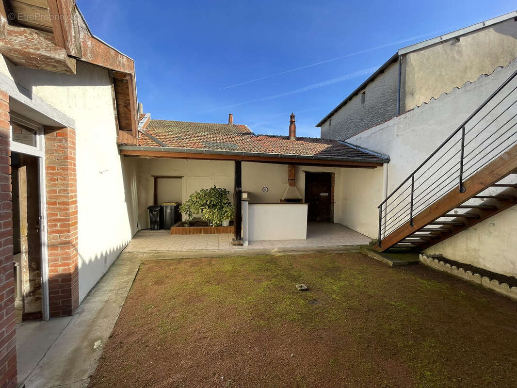 Maison à SAINT-SYMPHORIEN-DE-LAY