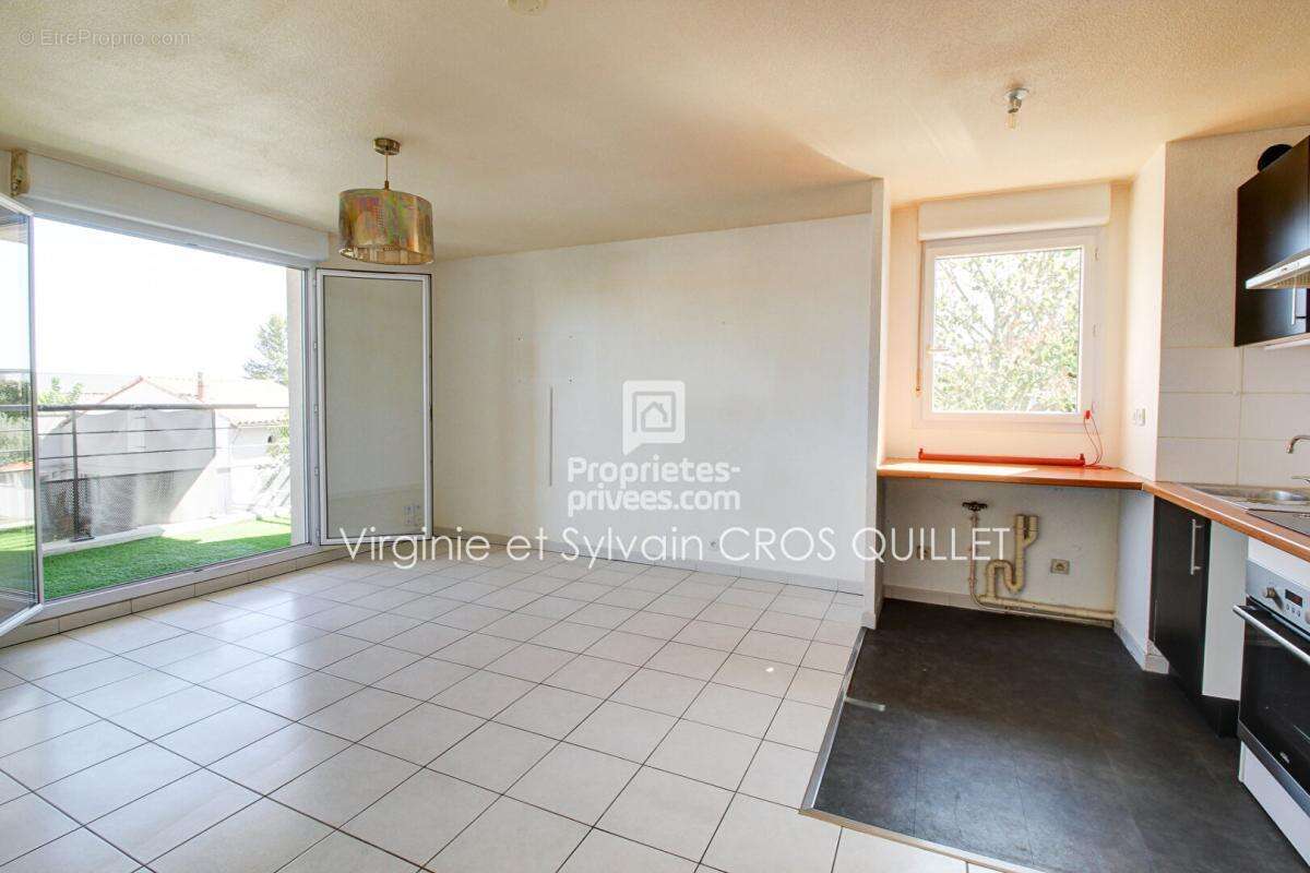 Appartement à LESPINASSE