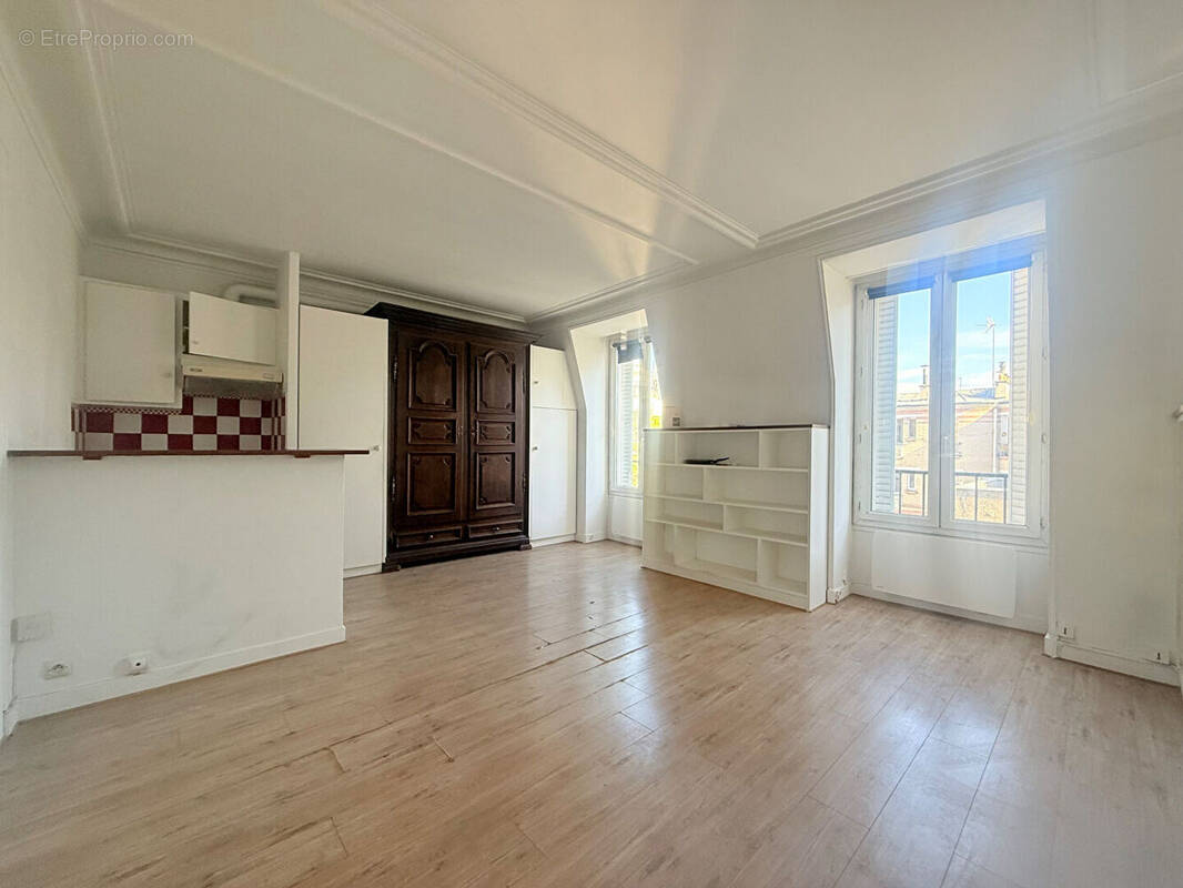 Appartement à PARIS-14E
