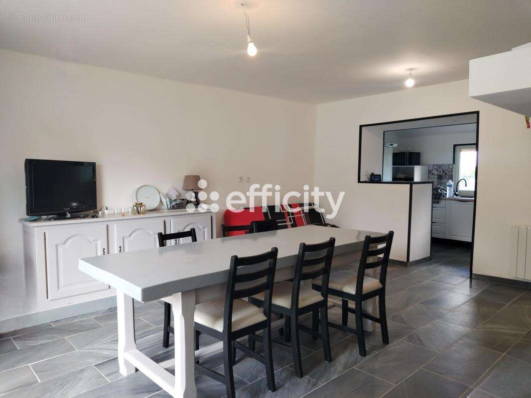 Maison à SAINT-JEAN-DES-BAISANTS