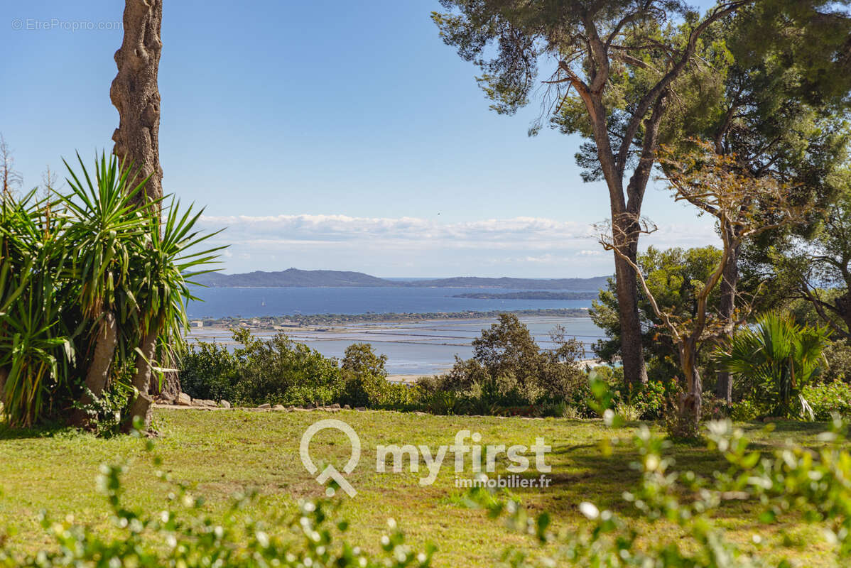 Appartement à HYERES