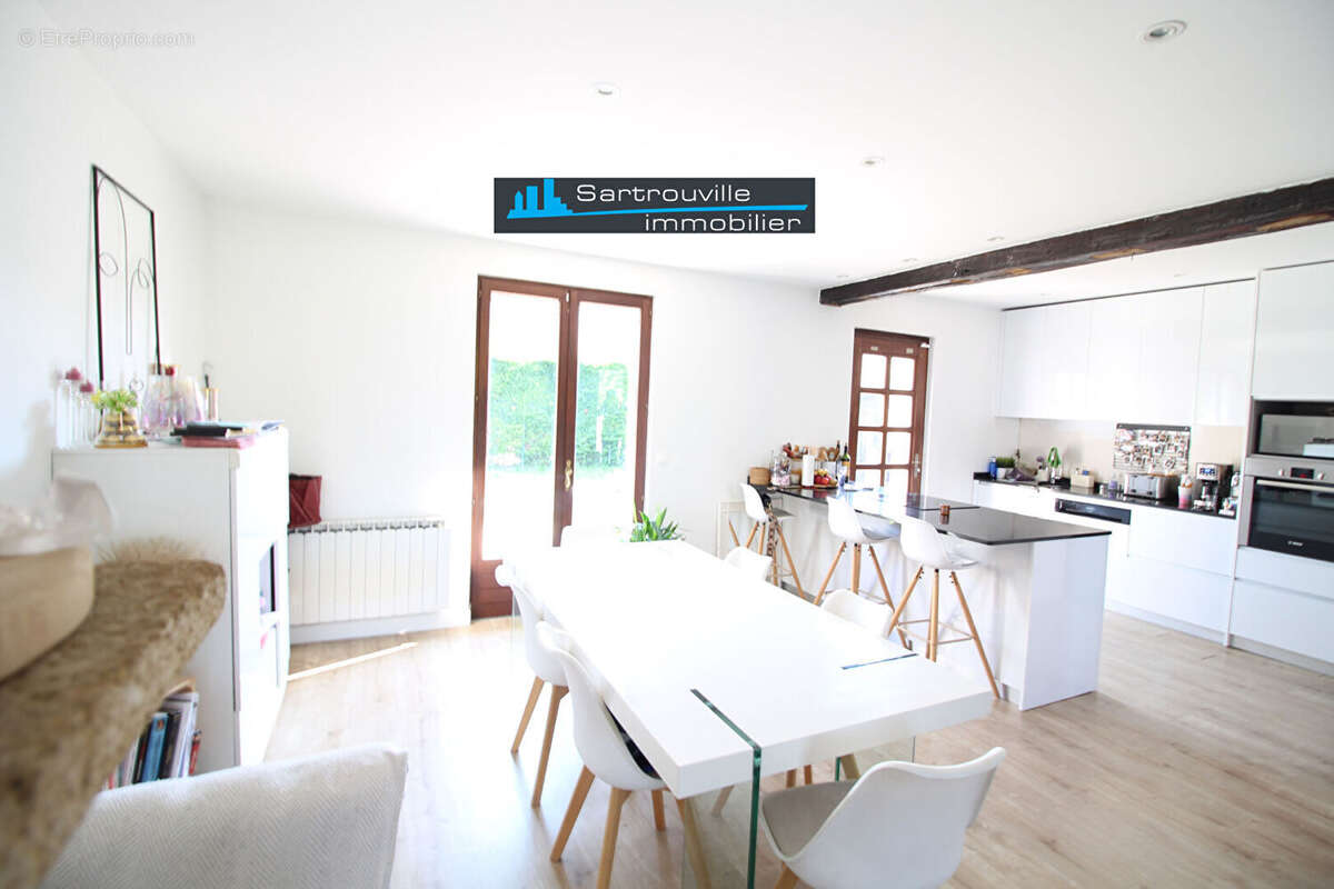 Maison à SARTROUVILLE
