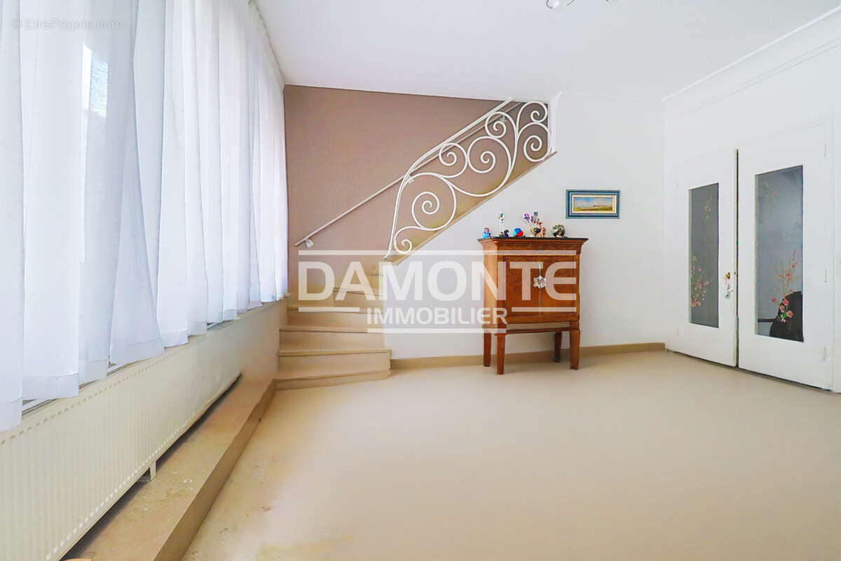 Élégante maison de ville avec jardin, terrasse, ascenseur et garage en hyper-centre - photo 3