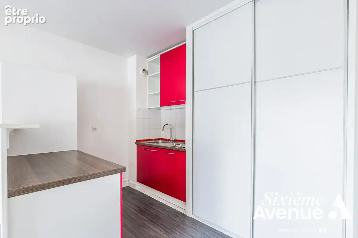 Appartement deux pièces VENDU LOUÉ disposant d'un stationnement sécurisé. - photo 8