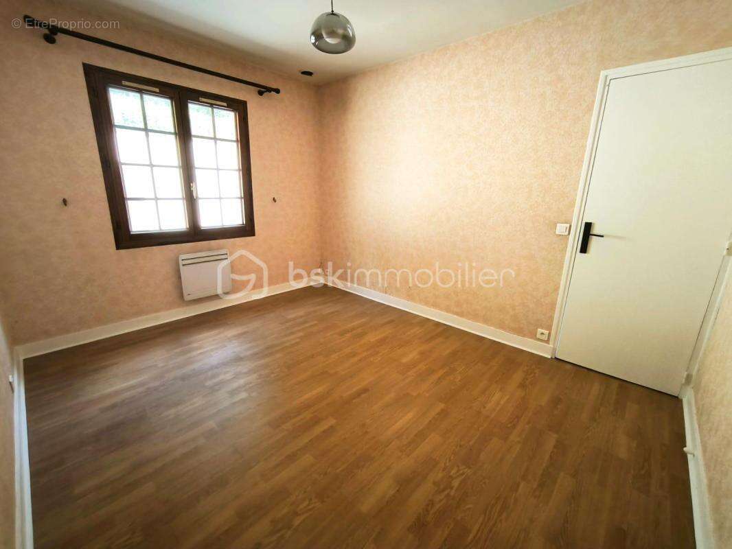 NOUVEAU PRIX – Maison familiale, volumes et terrain arboré au rendez-vous - photo 21