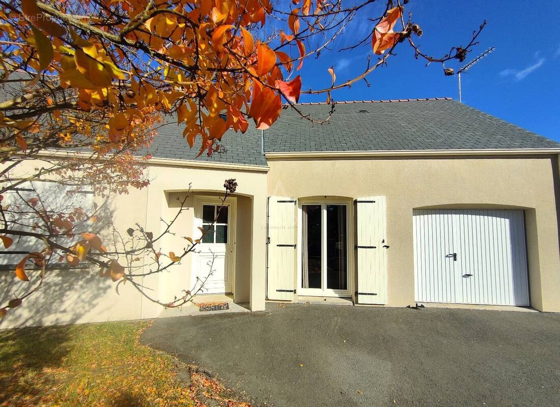 Maison à LA CHAPELLE-SAINT-LAUD