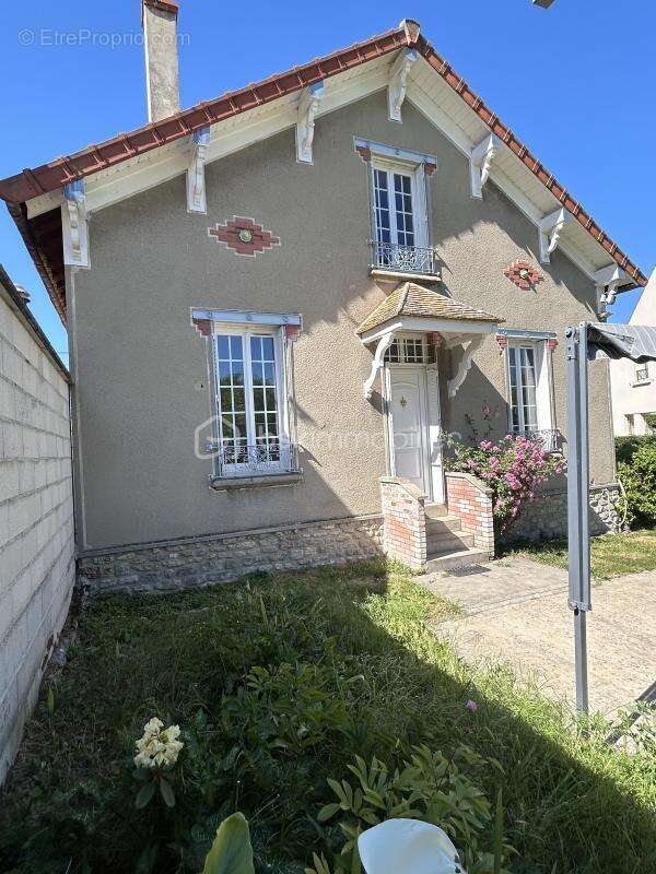 Maison à VILLE-SAINT-JACQUES