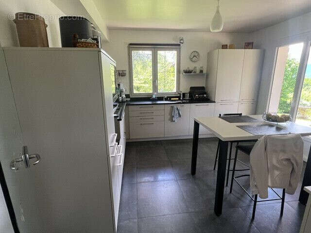 Maison 139 m² à Pugny-Chatenod  - photo 5