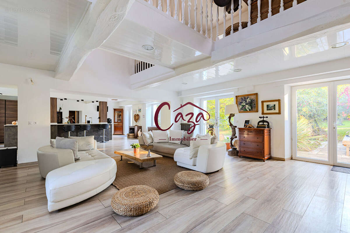 Maison à FARGUES-SAINT-HILAIRE