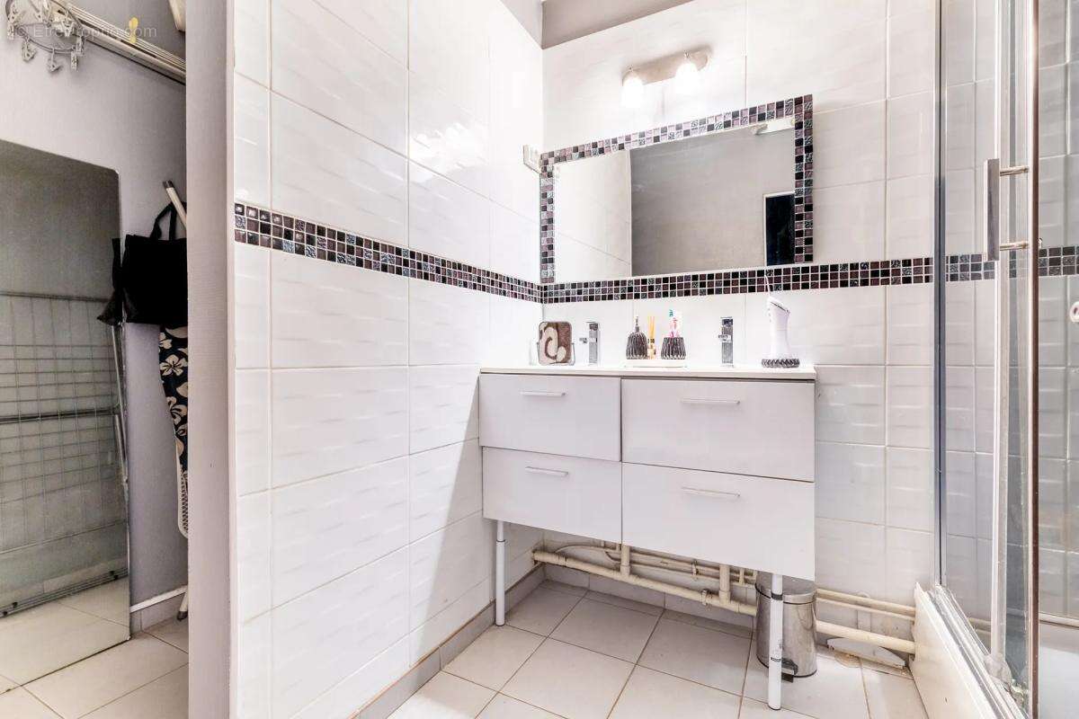 Appartement à PARIS-20E