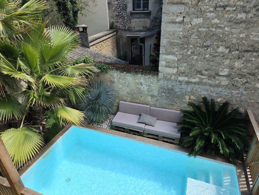 Maison à SAINT-BRES