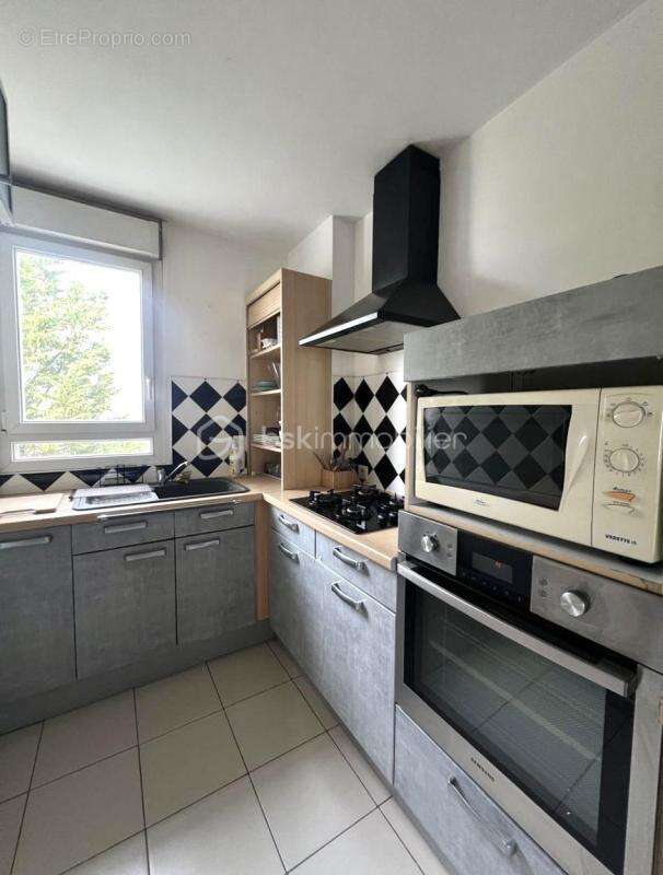 Appartement à SAINT-JEAN-DE-LA-RUELLE