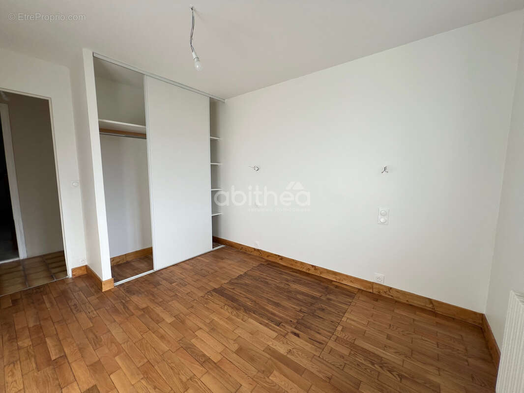 Maison à ORADOUR-SUR-VAYRES