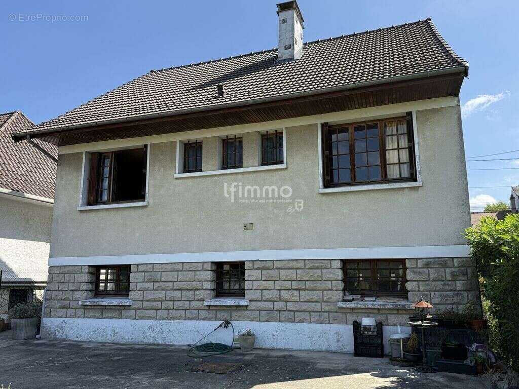 Maison à TREMBLAY-EN-FRANCE