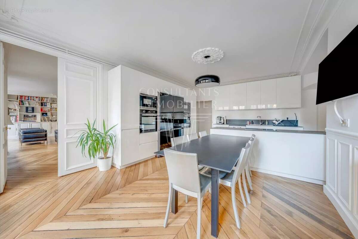 Appartement à PARIS-6E