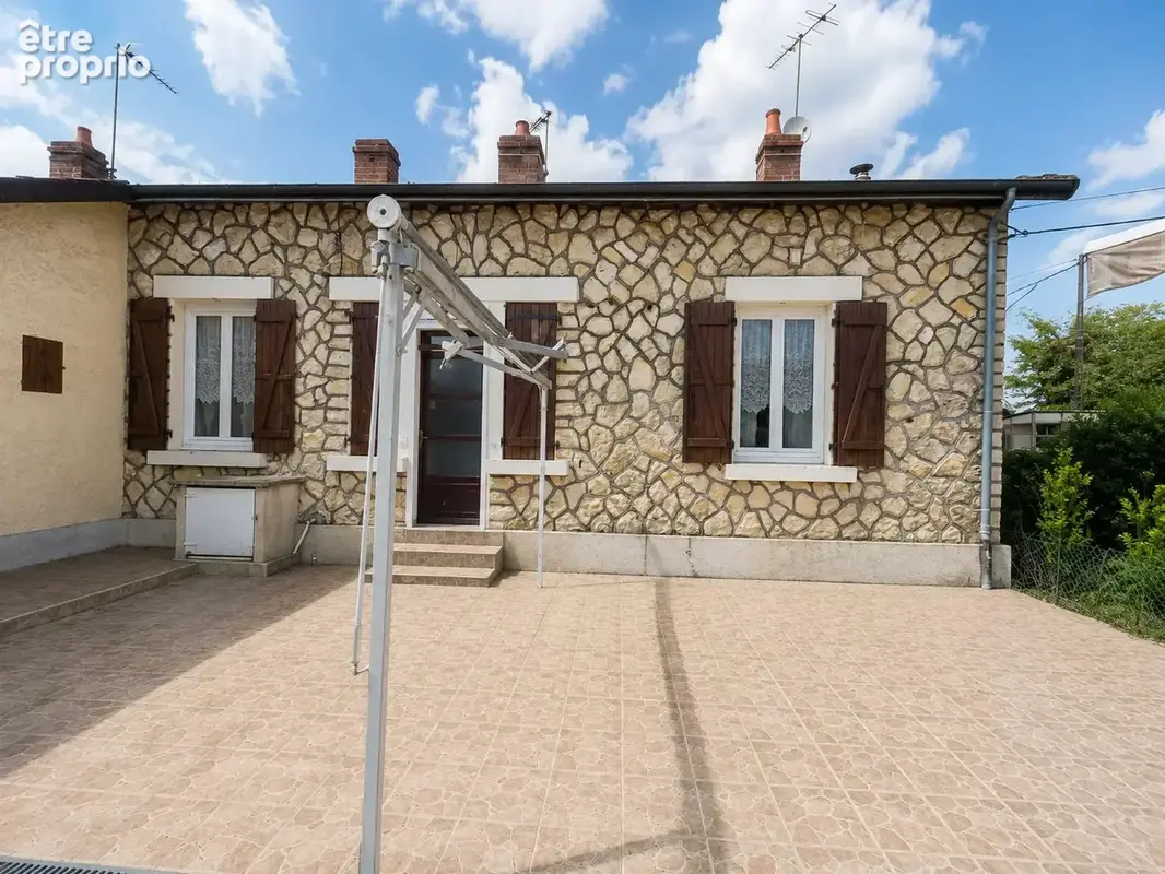 Maison 4 pièces 55 m² à vendre à Marseilles-Les-Aubigny (18320) - photo 2