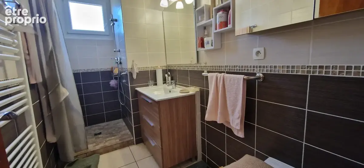 EXCLUSIVITE - ILLE SUR TET Maison de ville sur 3 faces avec jardin de 500 m2 env Bon Quartier - photo 9