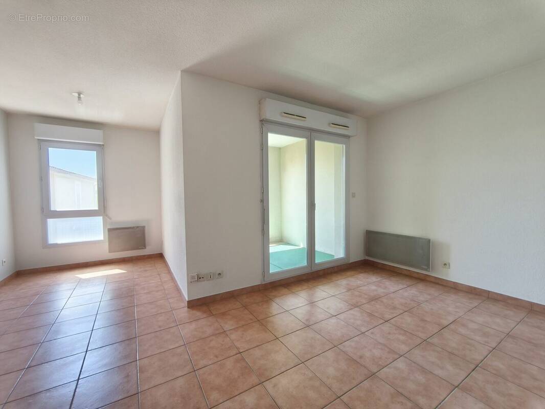 SEJOUR - Appartement à NIMES