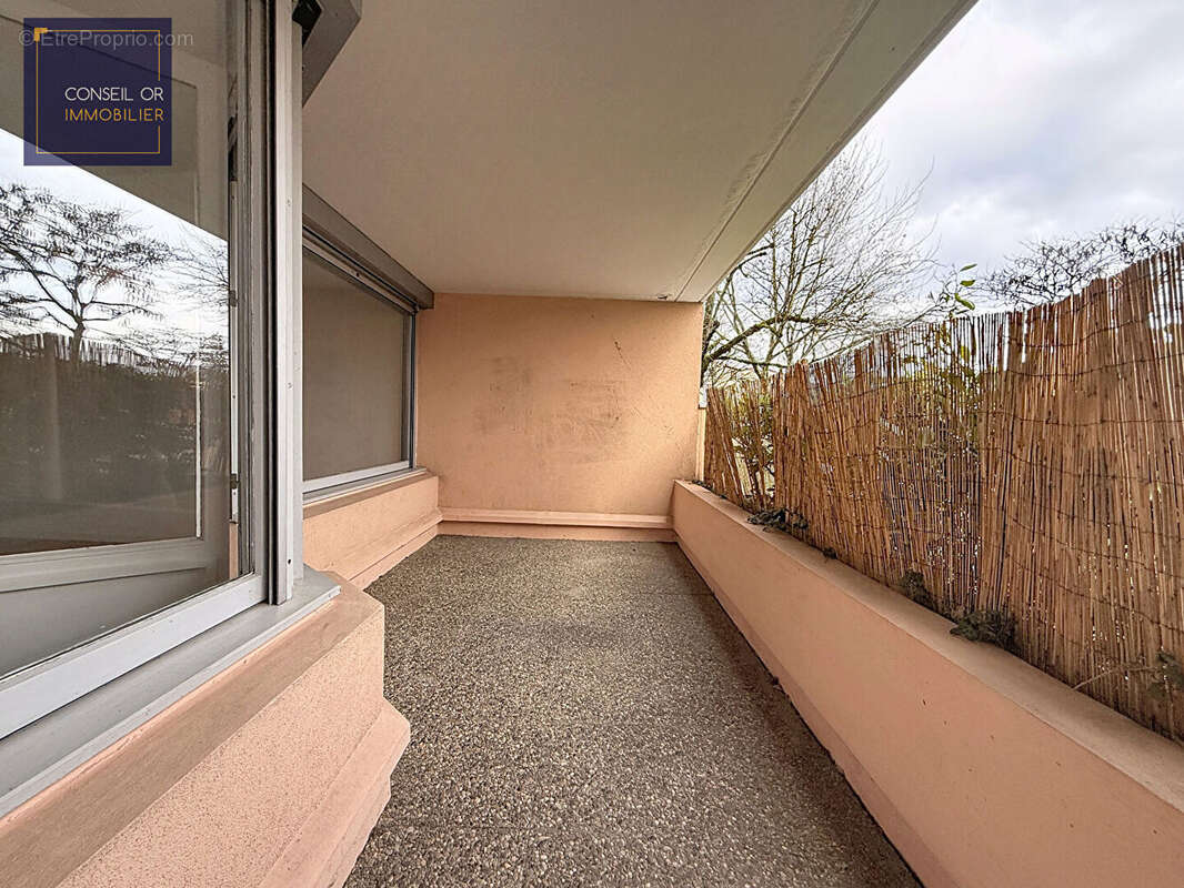 Appartement à SAINT-GENIS-LAVAL