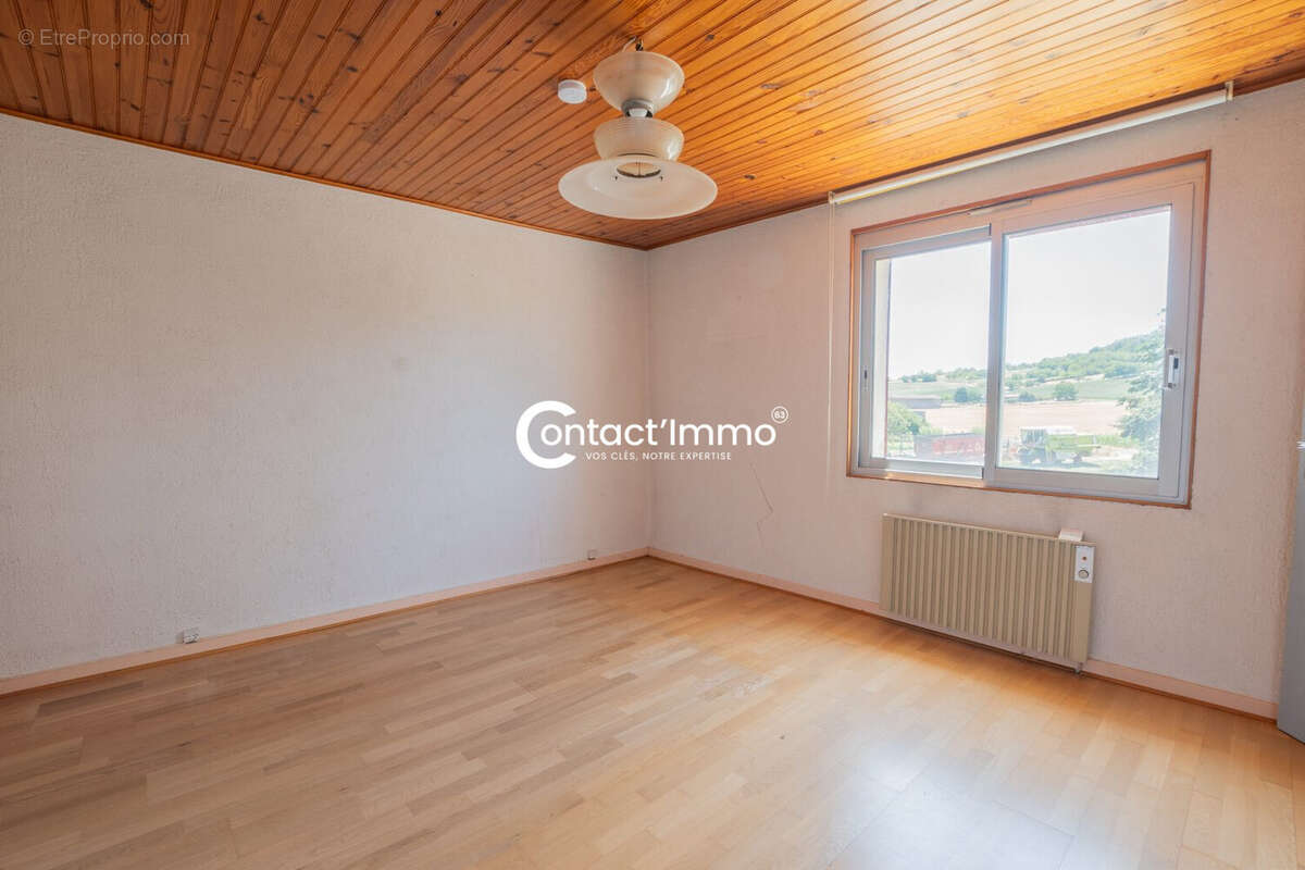 Maison 116 m² à Seychalles  - photo 7