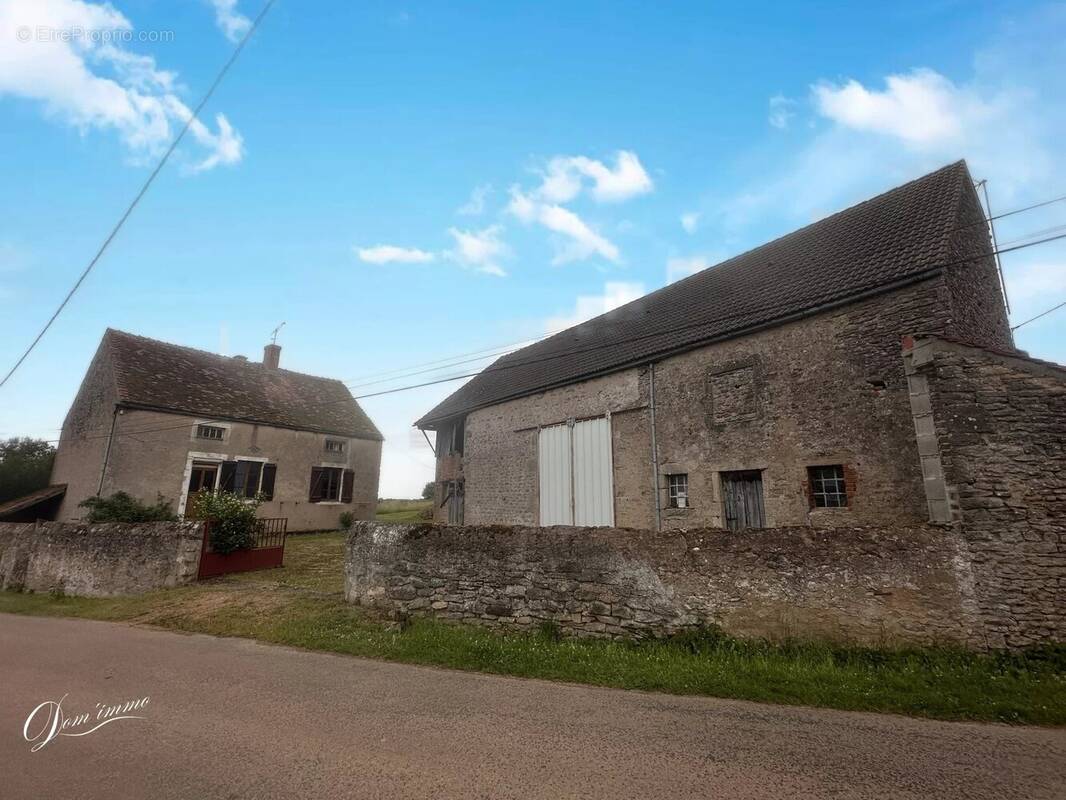 Maison à DOMPIERRE-EN-MORVAN