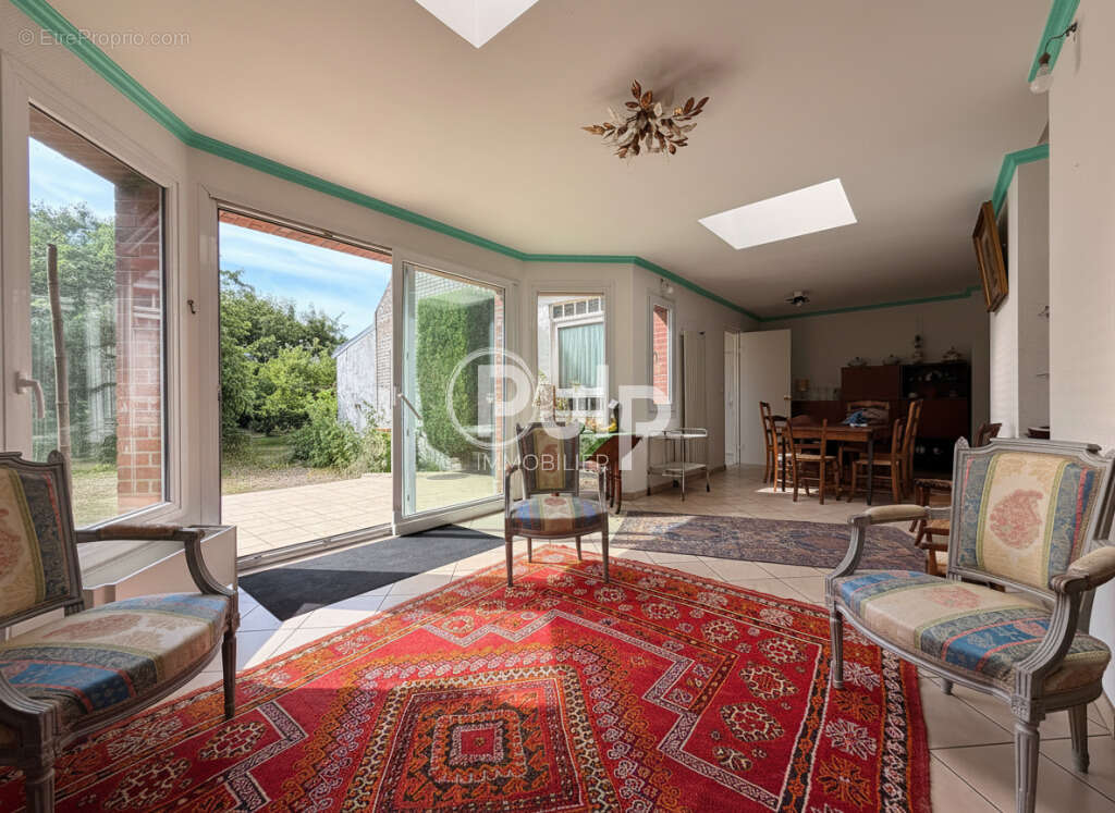 Maison bourgeoise à quelques minutes à pied de la gare d'Arras ! - photo 4