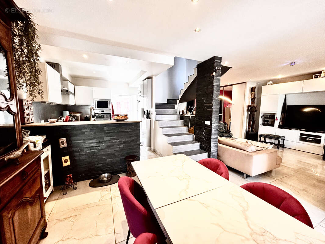 Cannes central ensemble immobilier 288m2 garages - photo 4