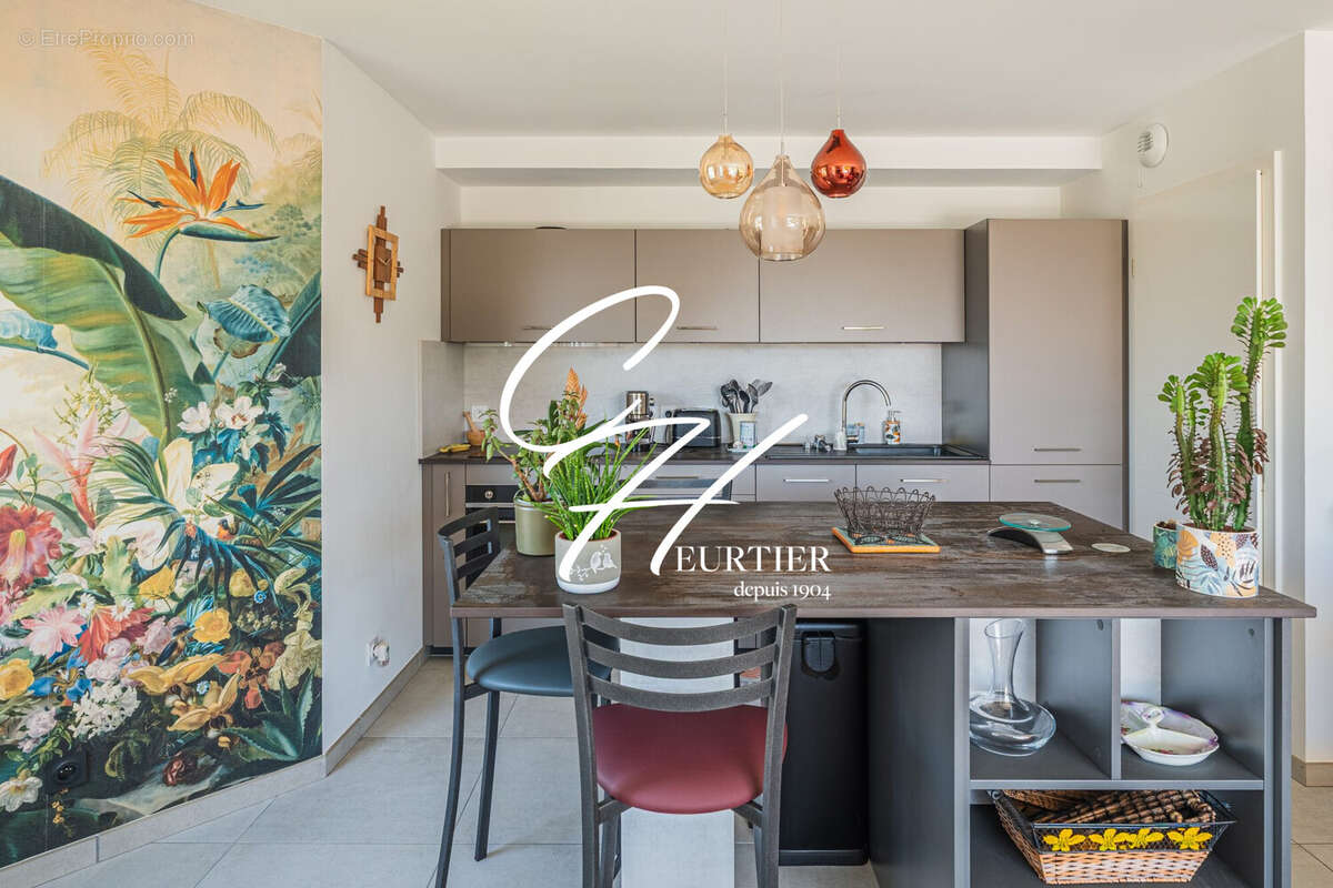 Appartement 74 m² à Voiron  - photo 8
