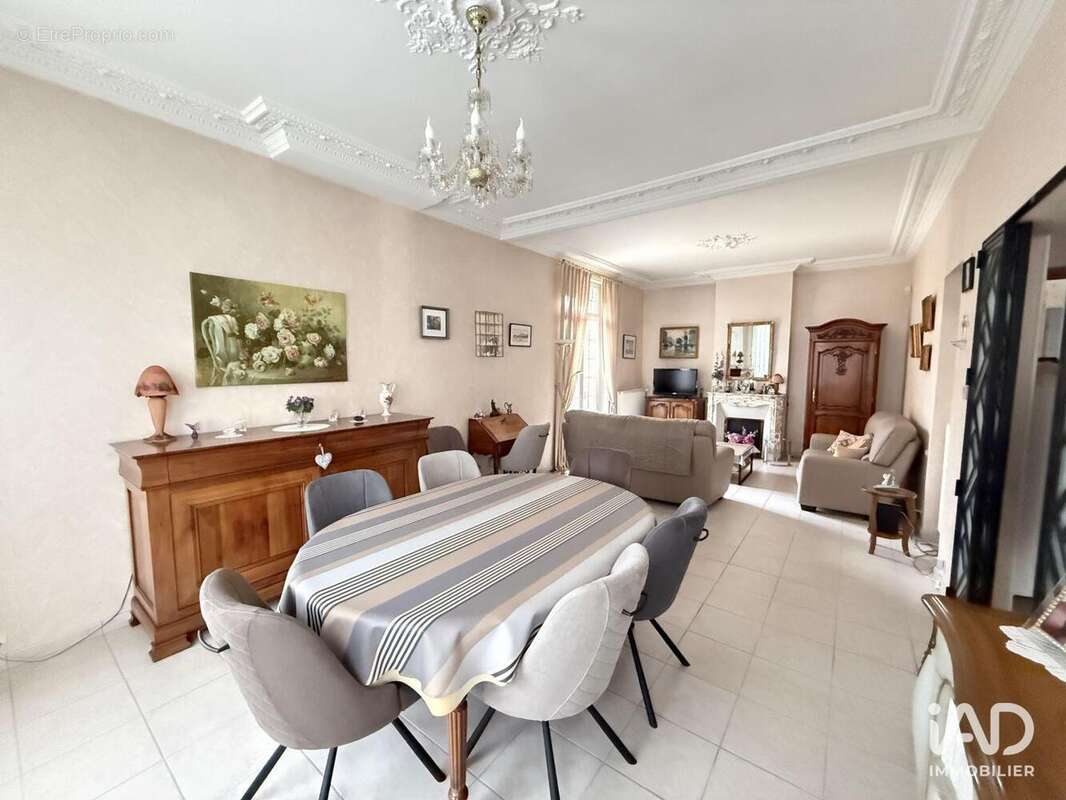 Photo 3 - Maison à COMPIEGNE