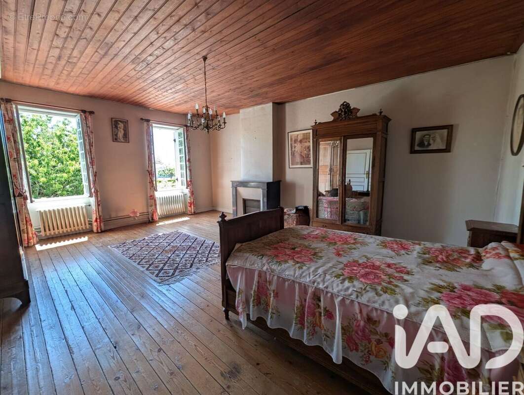 Maison 145 m² à Montils  - photo 6