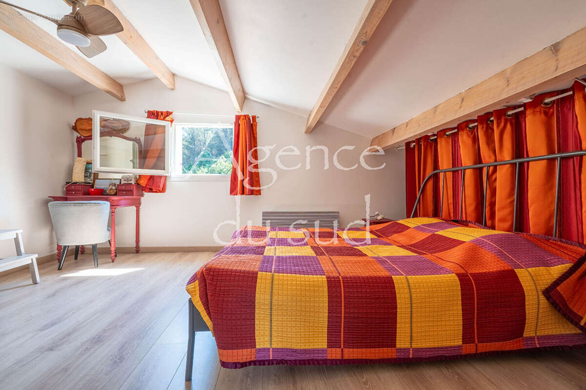 Maison Peypin 4 pièce(s) 120 m2 - photo 9