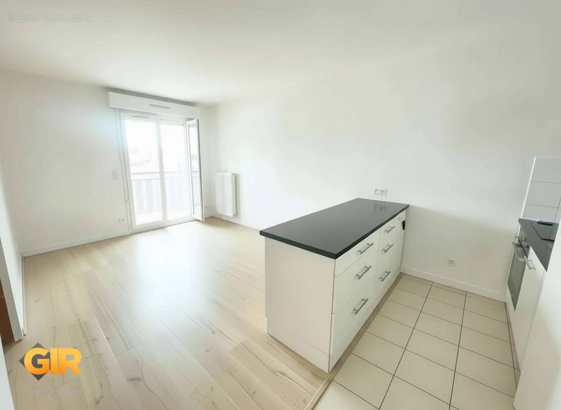 Appartement à SAINT-JACQUES-DE-LA-LANDE