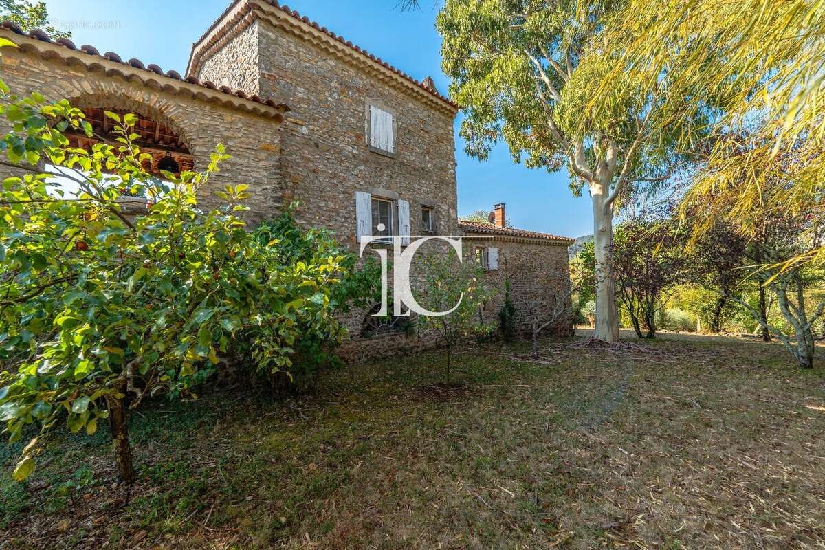 Mas 198m² habitables, 3000m² de terrain , a deux pas de tous commerces - photo 14