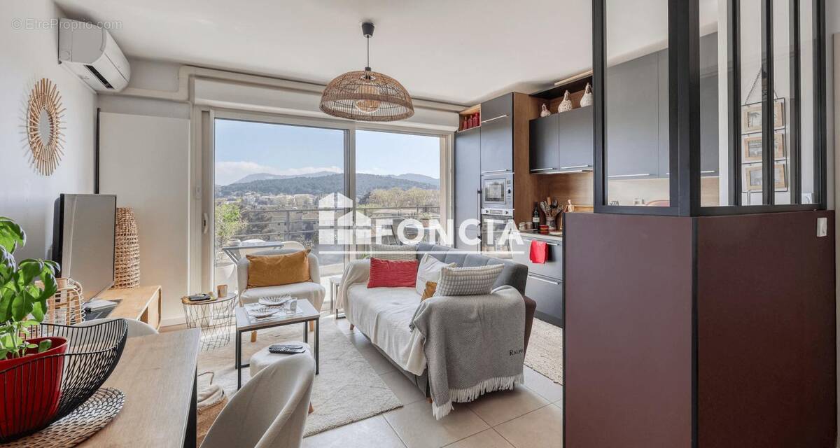 Appartement à SIX-FOURS-LES-PLAGES