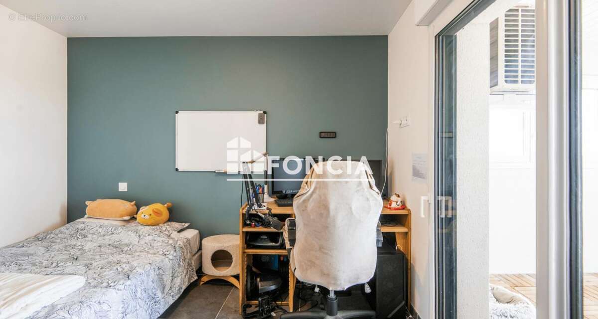 L'investissement idéal par nature - T2 avec cave et parking privé - DPE A ! - photo 7