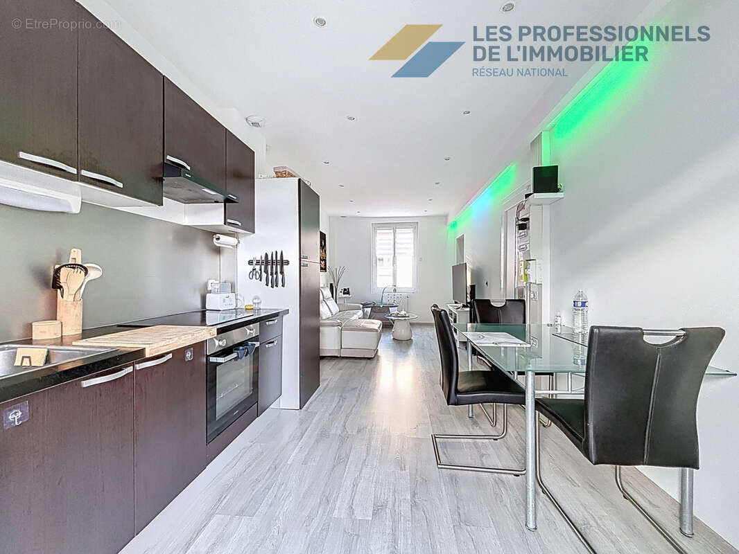 Appartement à CHALLES-LES-EAUX